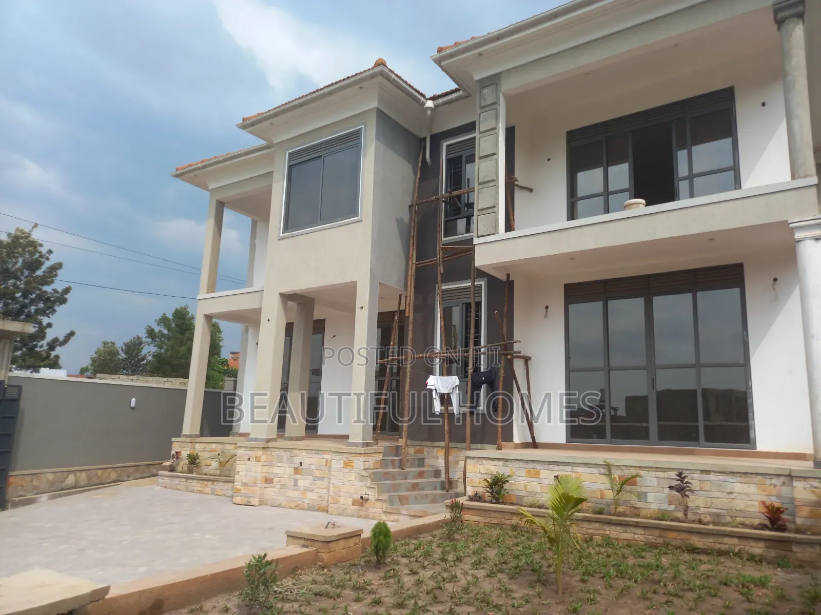 Furnished 6bdrm House in Kira, Central Division for sale