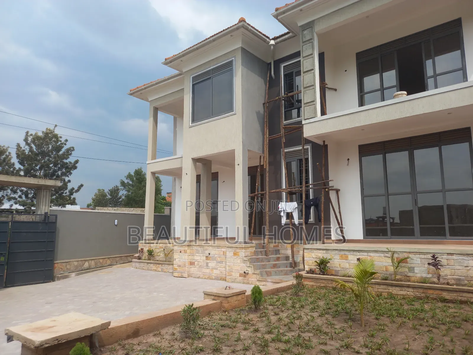 Furnished 6bdrm House in Kira, Central Division for sale