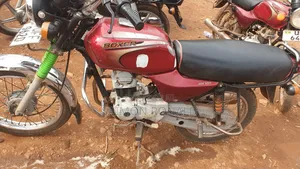 Bajaj Boxer 100 2018 Red