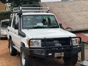 Toyota Land Cruiser 2017 White