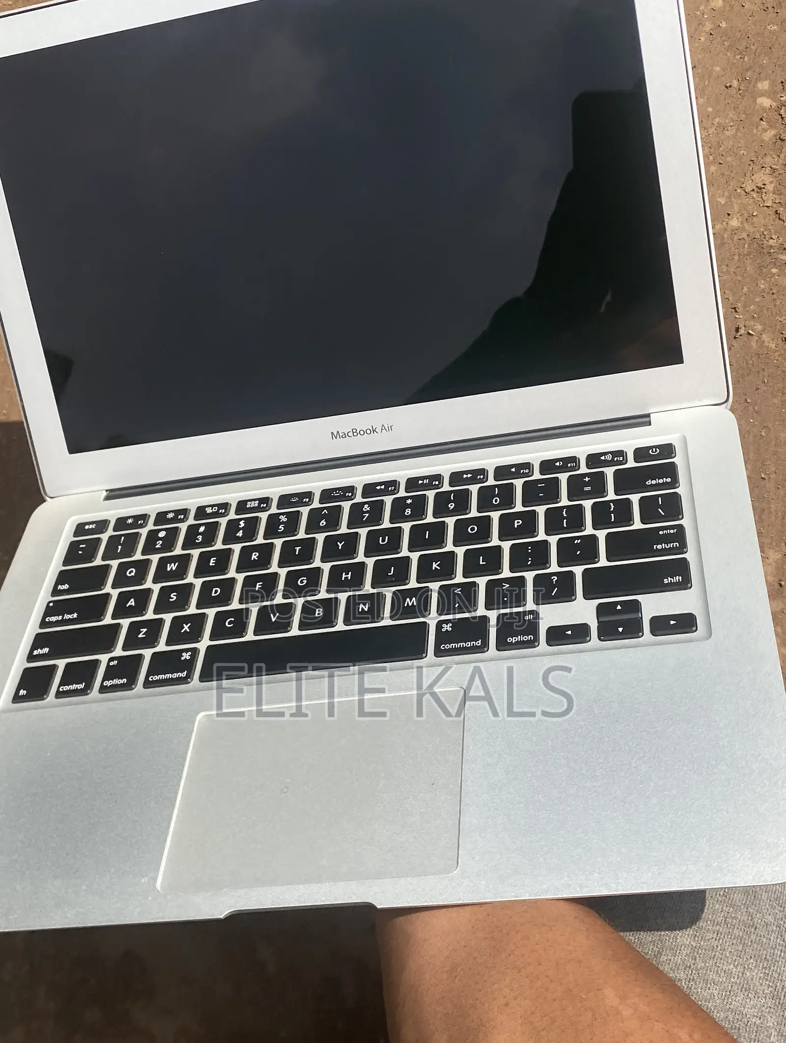 New Laptop Apple MacBook Air 4GB Intel Core I5 SSD 128GB