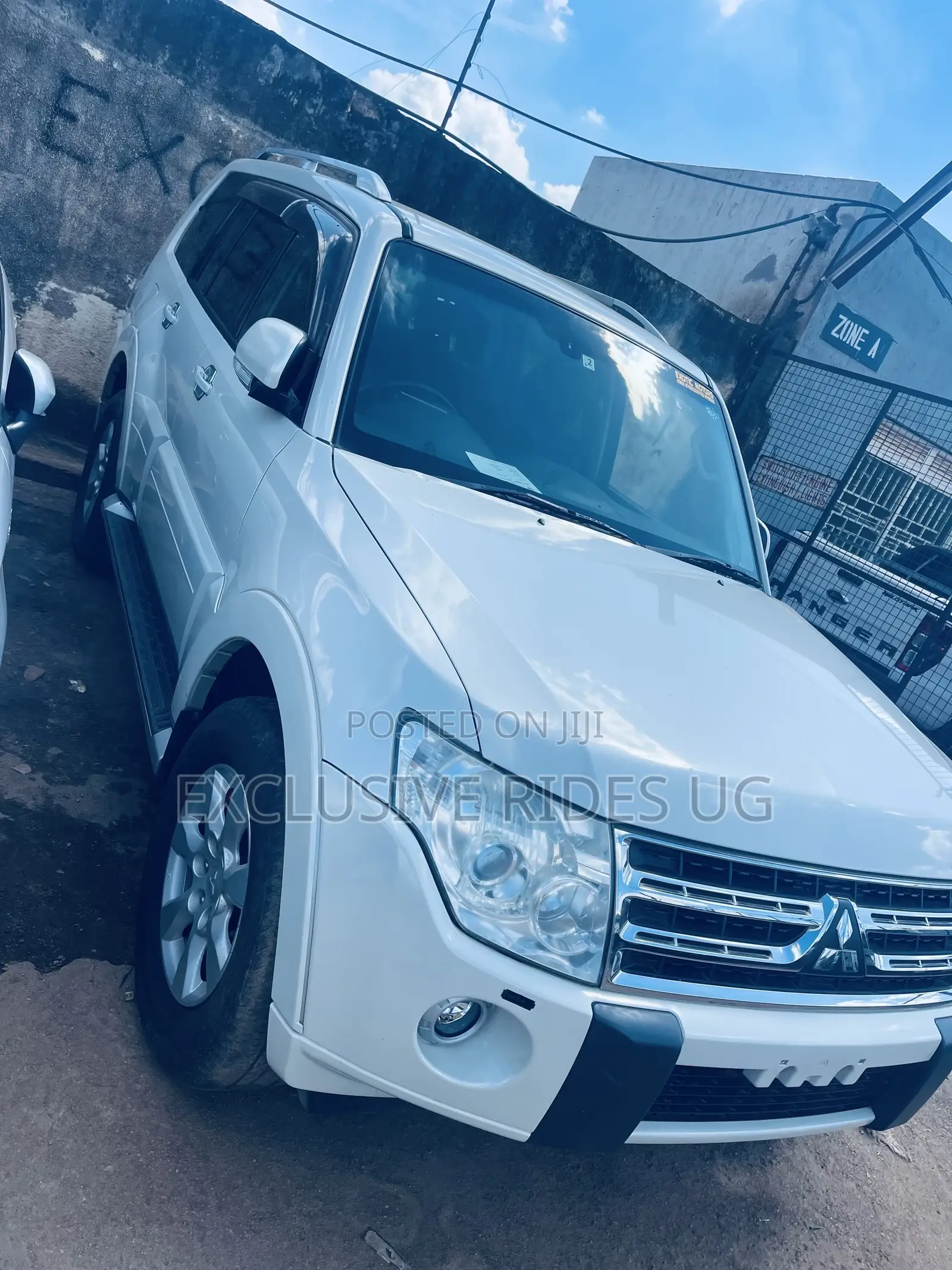 Mitsubishi Pajero 2012 White