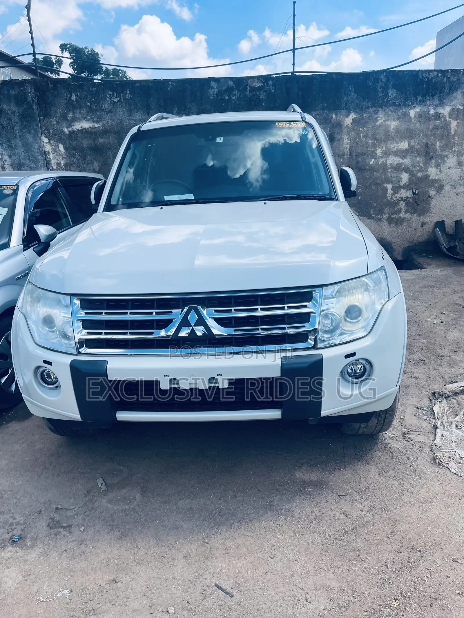Mitsubishi Pajero 2012 White