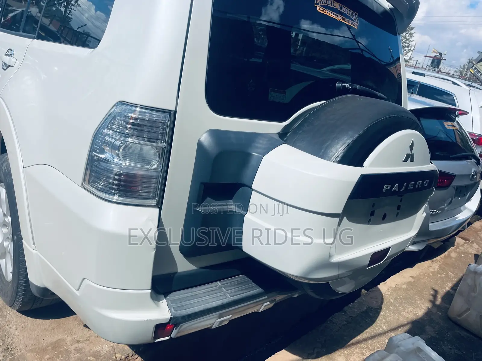Mitsubishi Pajero 2012 White