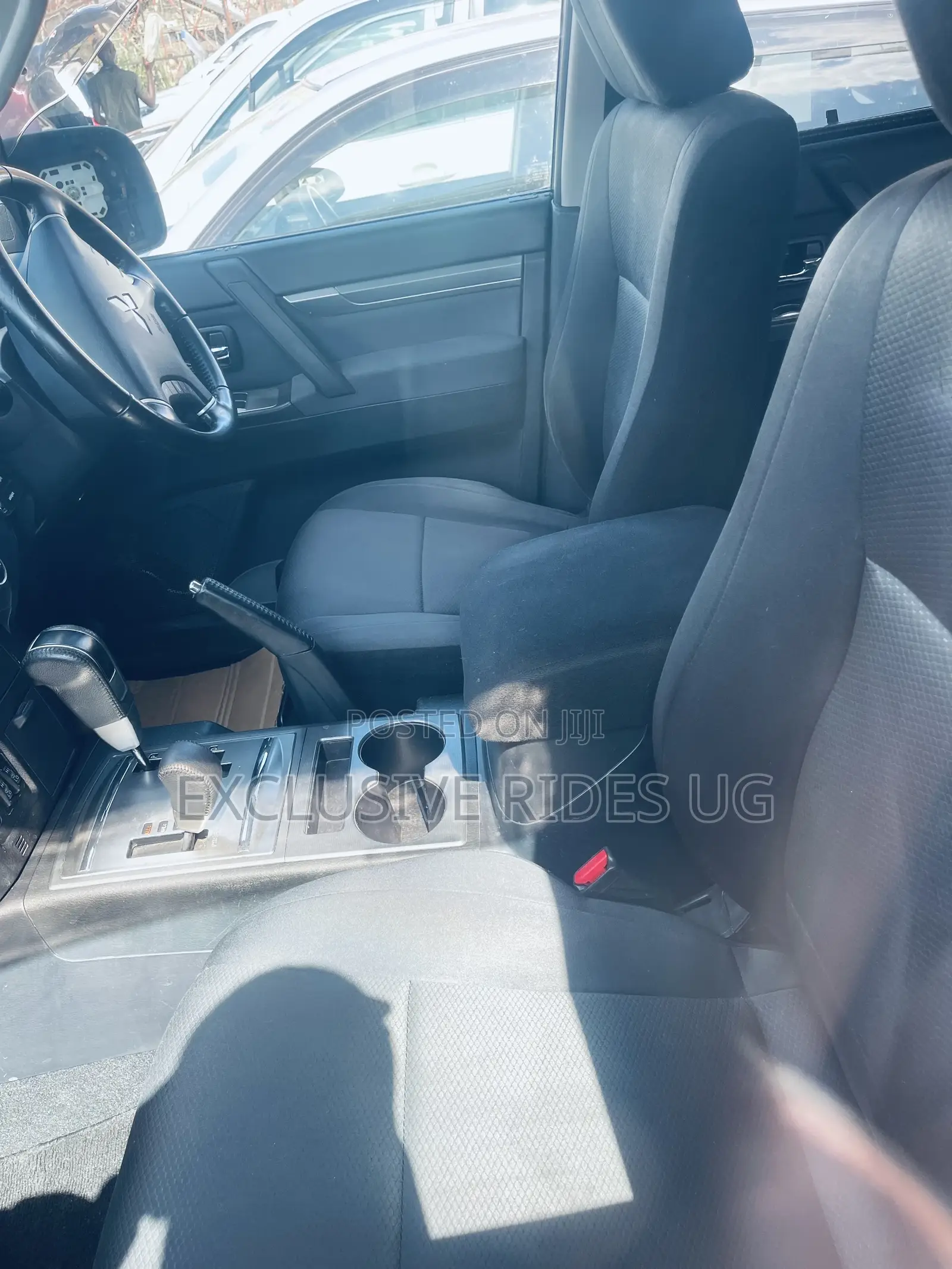 Mitsubishi Pajero 2012 White