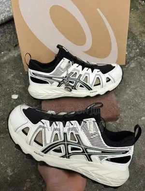 Classic Asics Gel Sonoma in Stock