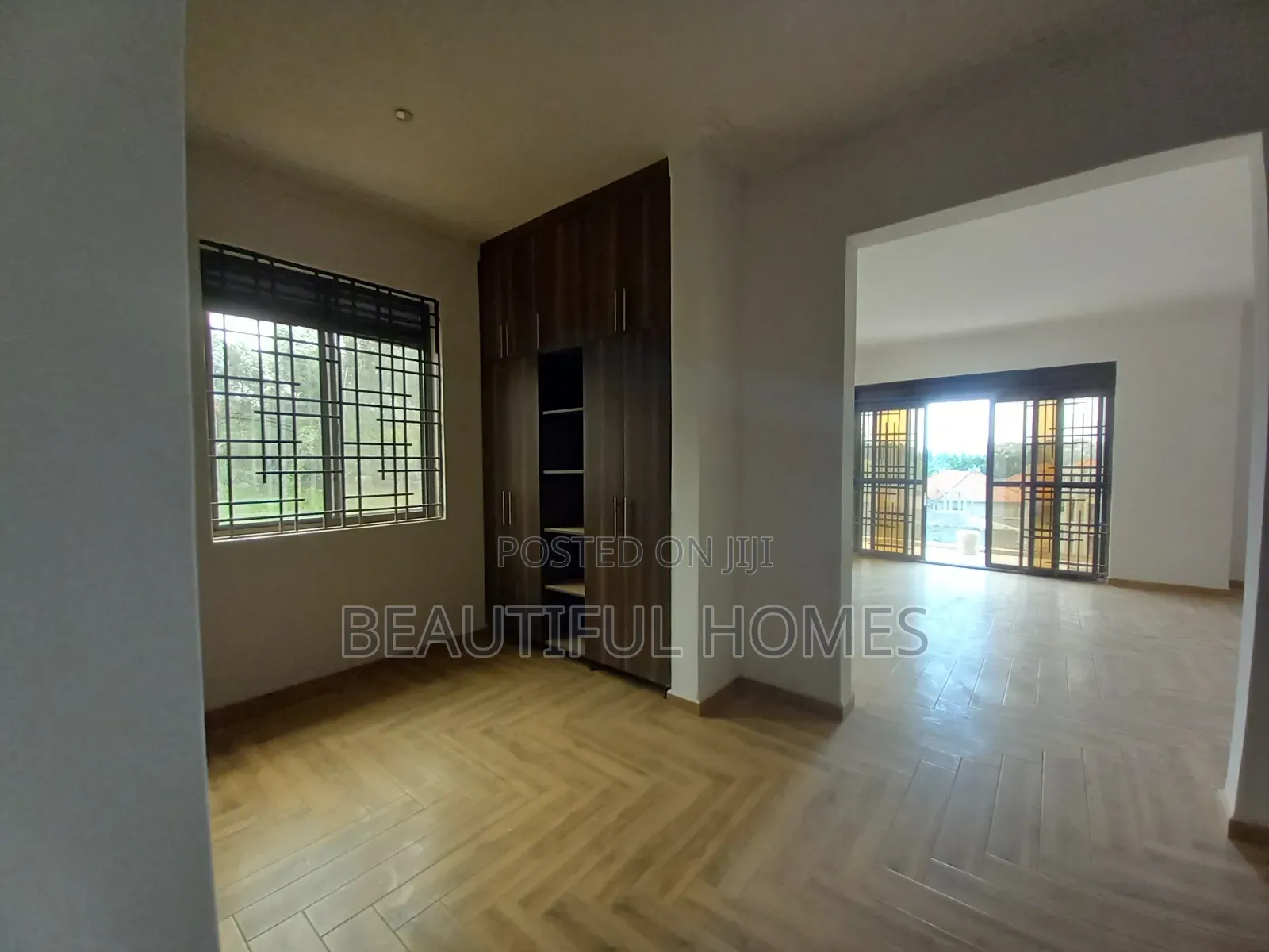 Furnished 6bdrm Mansion in Kira Corporates for sale