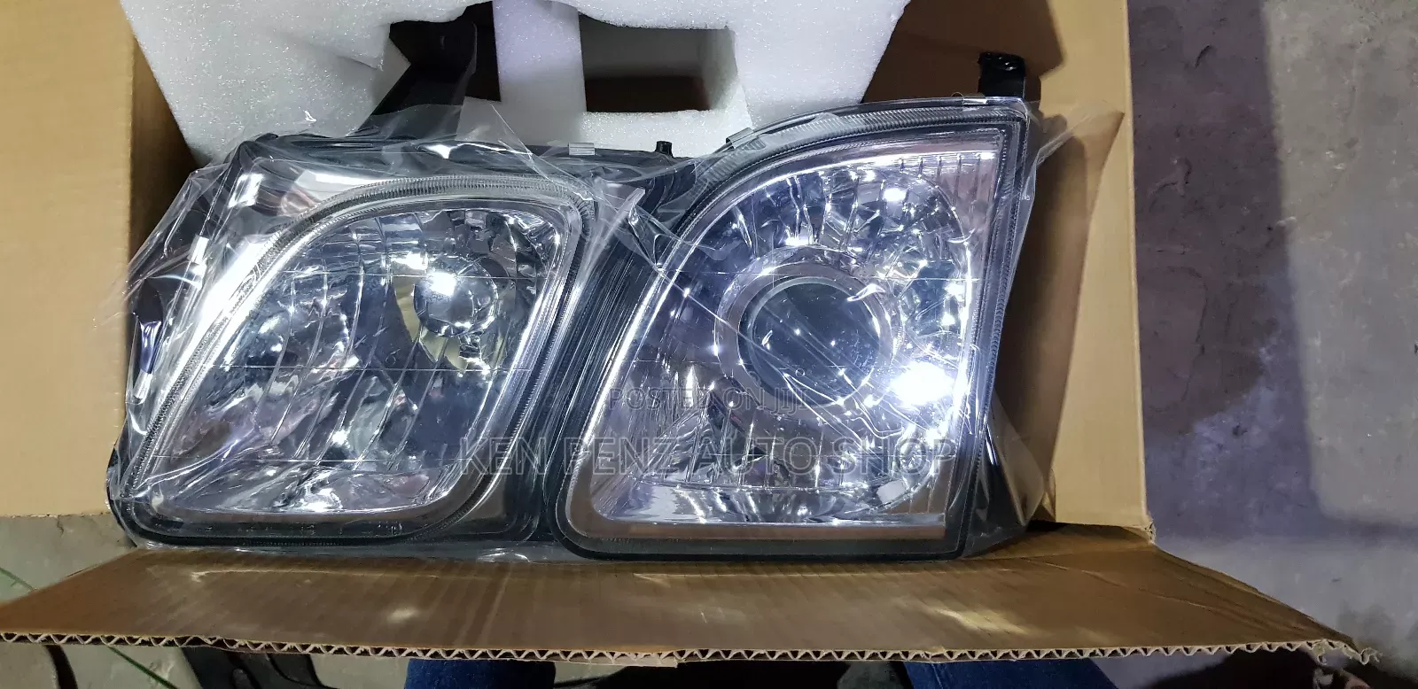 Headlamps for Landcruiser Signus/ 100