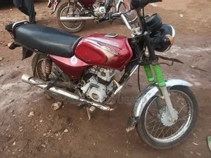 Bajaj Boxer 2022 Red