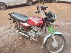 Bajaj Boxer 2022 Red