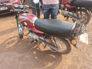 Bajaj Boxer 2022 Red