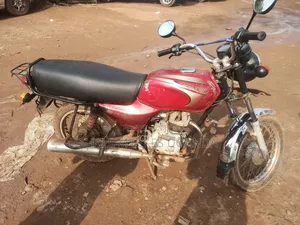Bajaj Boxer 2019 Red