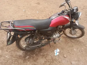 Yamaha Crux 2018 Red