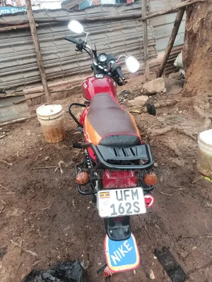 TVS HLX 125 2021 Red