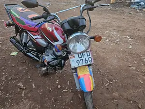 TVS HLX 125 2021 Red