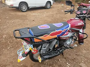 TVS HLX 125 2022 Red