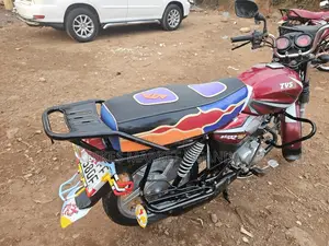 TVS HLX 125 2022 Red