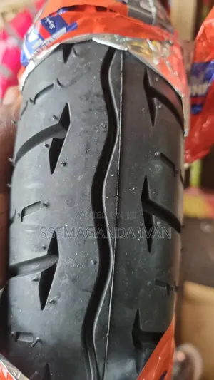 350r10 Tyre Made in Pakistan