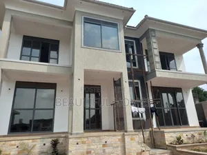 Furnished 6bdrm Mansion in Kira Wealthy Estate, Central Division