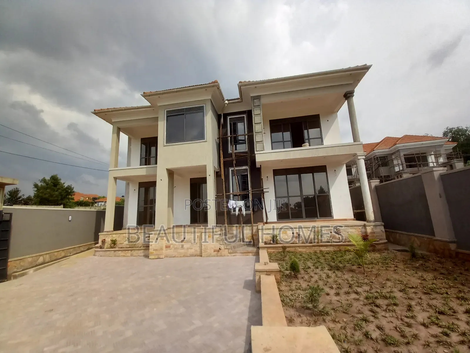 Furnished 6bdrm Mansion in Kira for sale