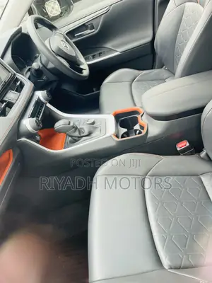 Toyota RAV4 Limited AWD (2.5L 4cyl 6A) 2016 Gray