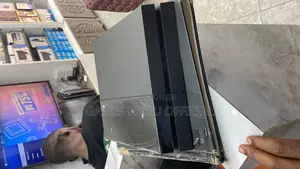 Ps4 Standard Chipped Uk Used Comes With Cables