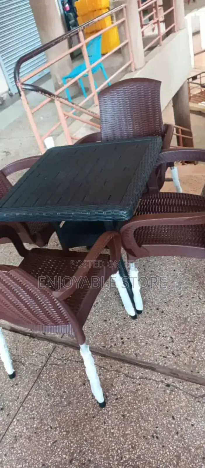 Bar/Restaurant Table and Chairs Plastic
