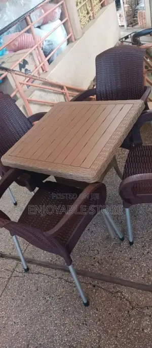 Bar/Restaurant Table and Chairs Plastic