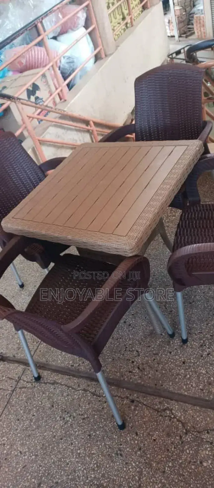 Bar/Restaurant Table and Chairs Plastic