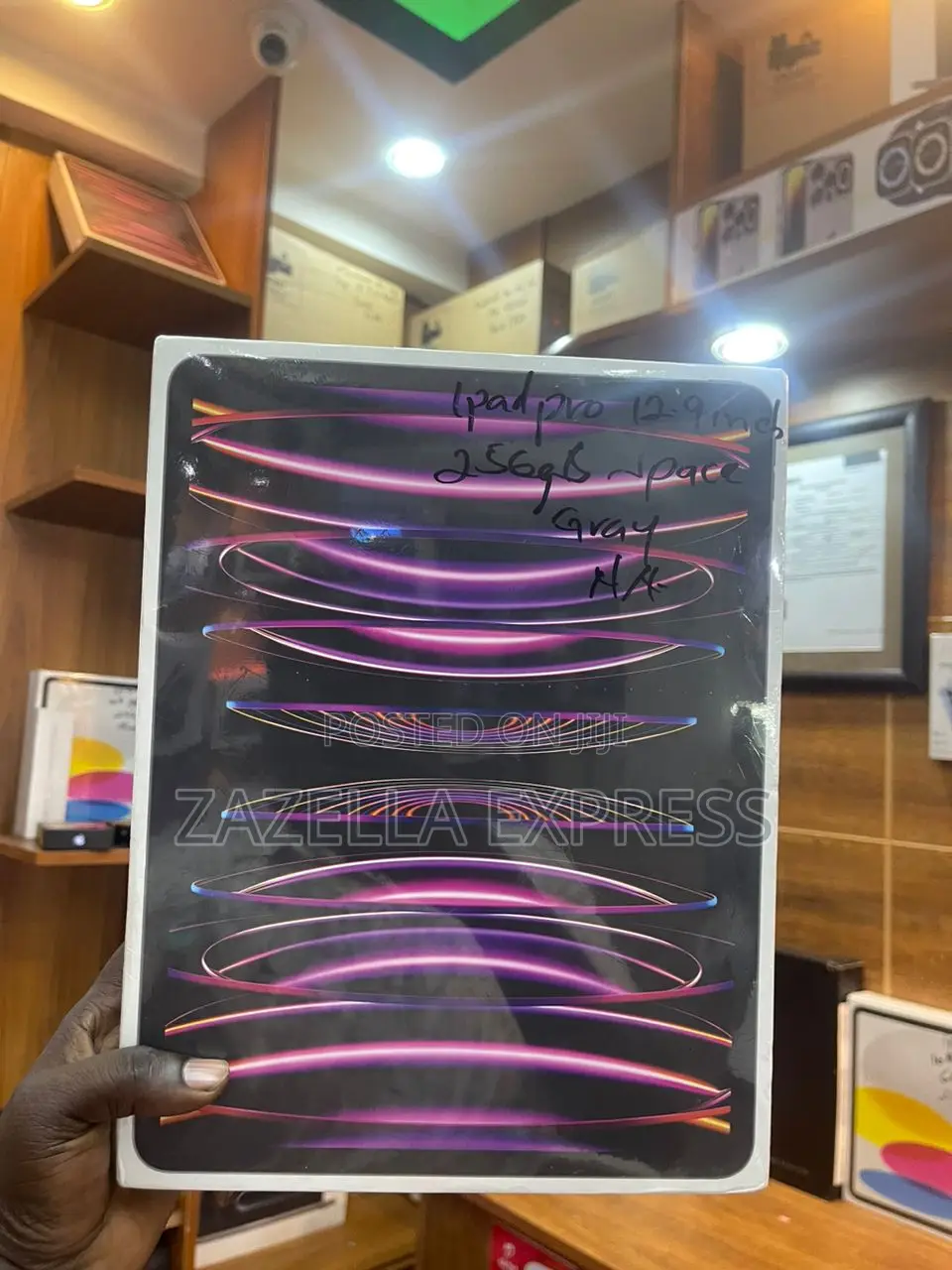 New Apple iPad Pro 13 (2024) 256 GB Black