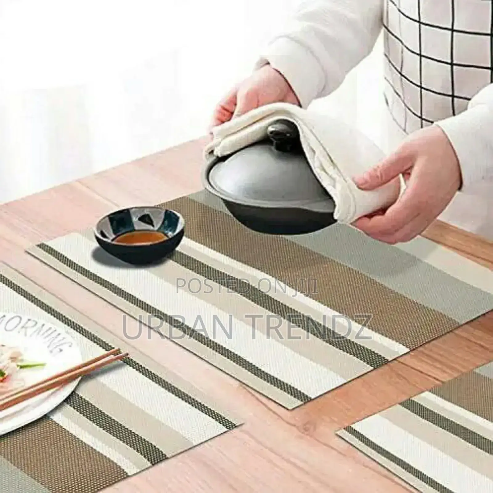 6 PCS Table Mats With a Runner - Grey