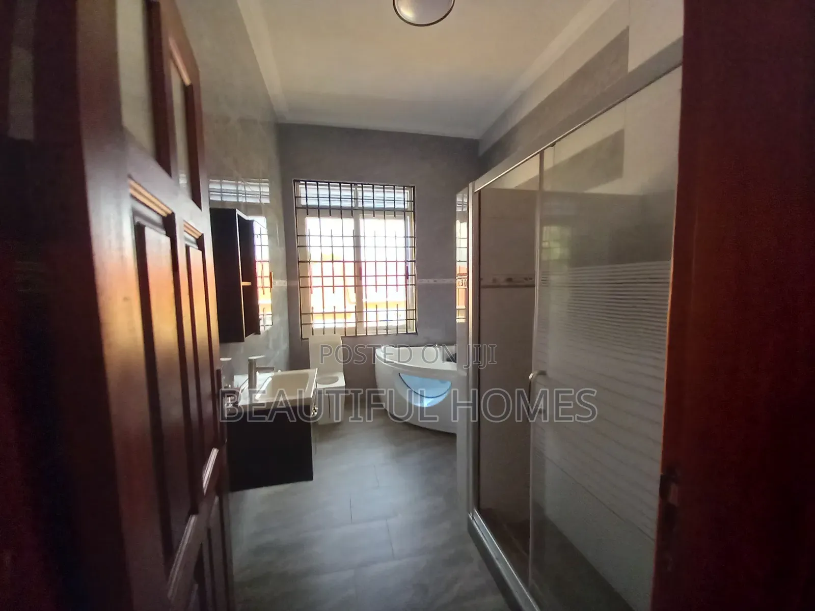 Furnished 5bdrm Mansion in Kyanja, Nakawa for sale