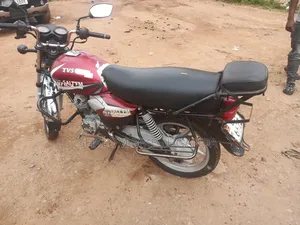TVS HLX 125 2019 Red