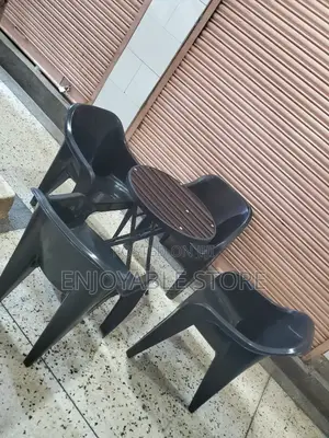 Plastic 4chairs and Foldable Table