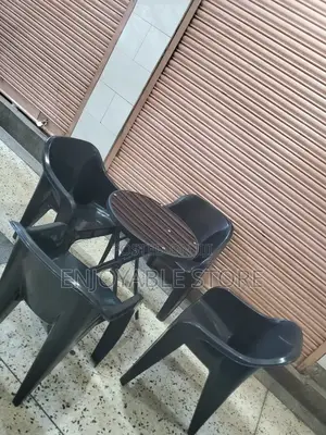 Plastic 4chairs and Foldable Table
