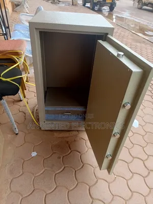 Safe Cash Box
