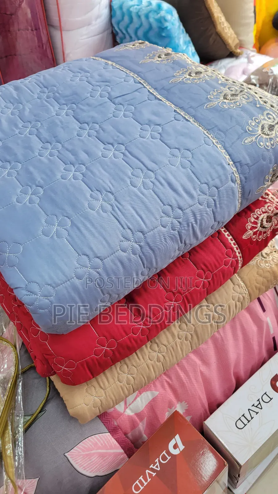 Warm 4pc Lace Bedspreads