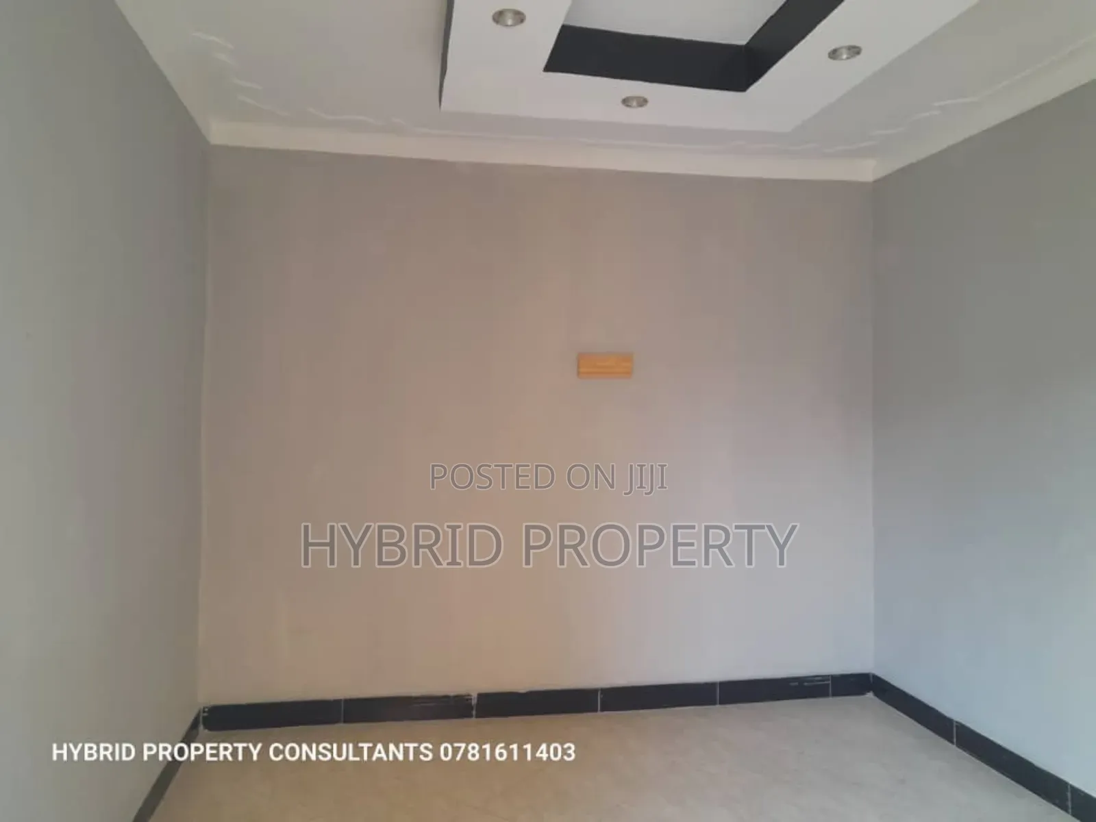 8bdrm Apartment in Nansana Along for sale