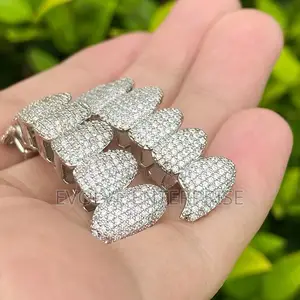 Iced-Out Diamond Teeth Grillz - Teeth Jewellery