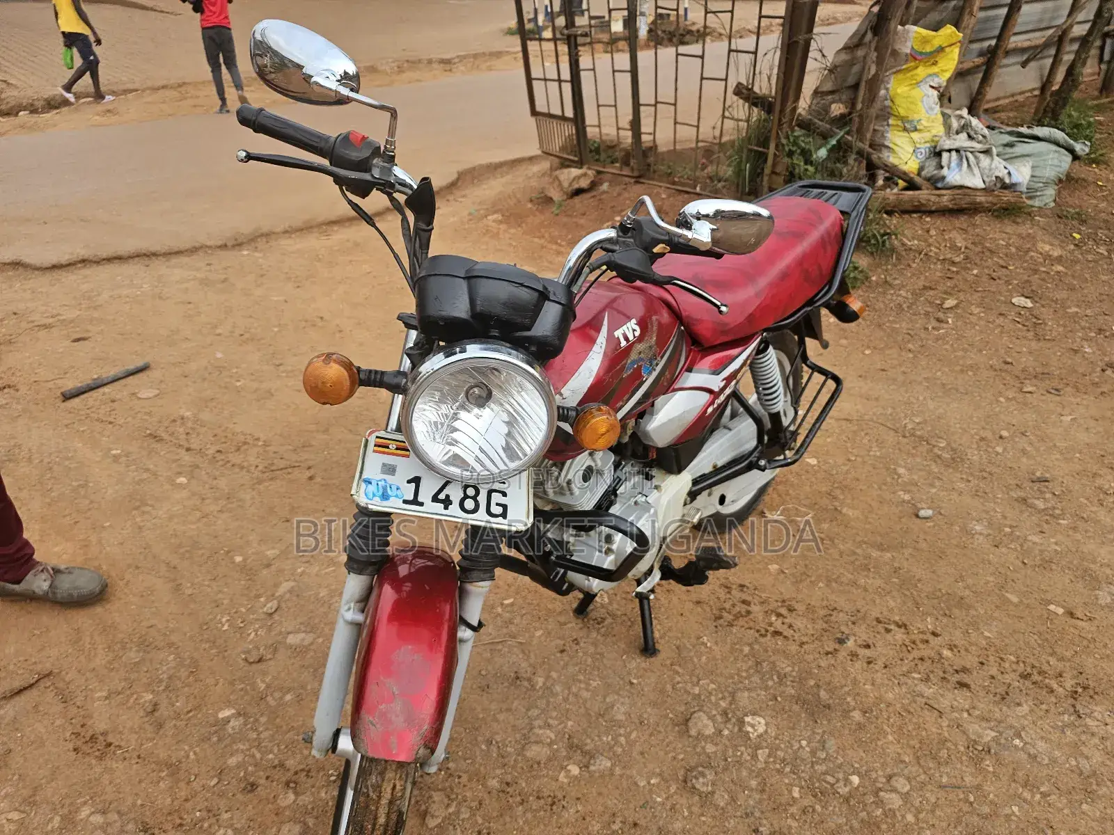 TVS HLX 125 2023 Red