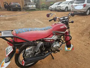 TVS HLX 125 2022 Red