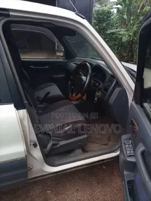 Toyota RAV4 Base 4x4 1996 White