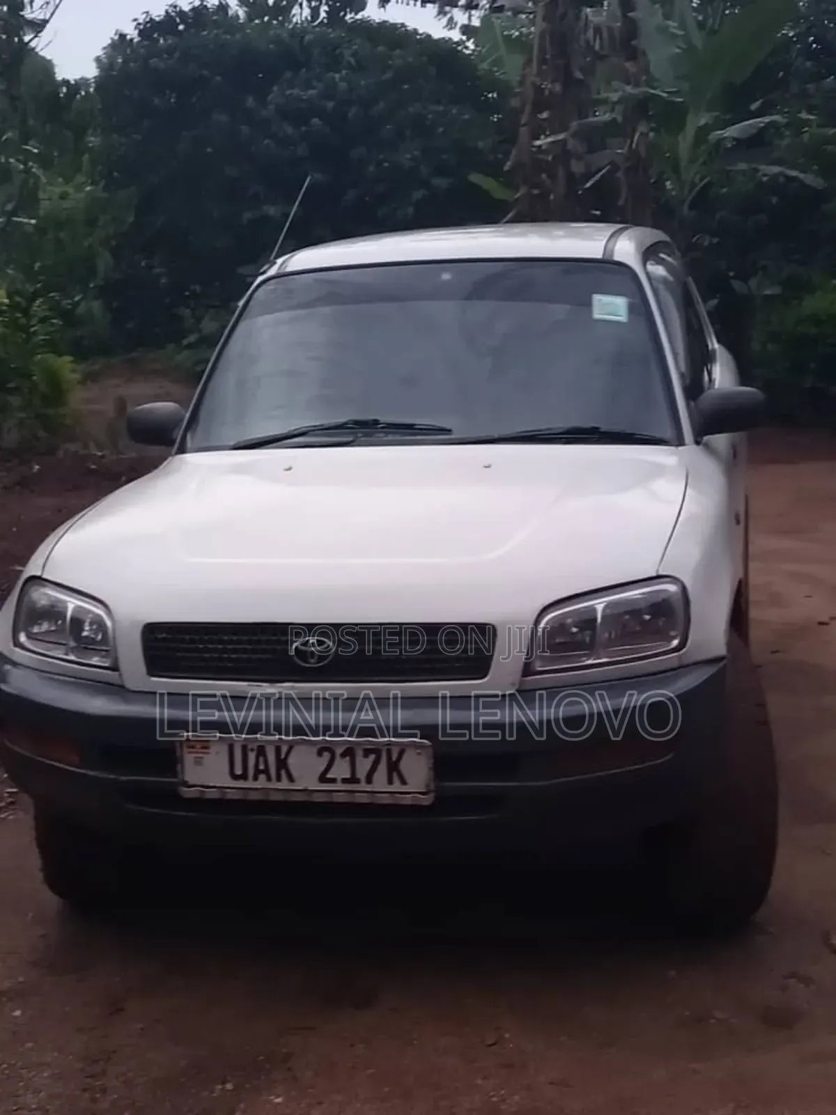 Toyota RAV4 Base 4x4 1996 White