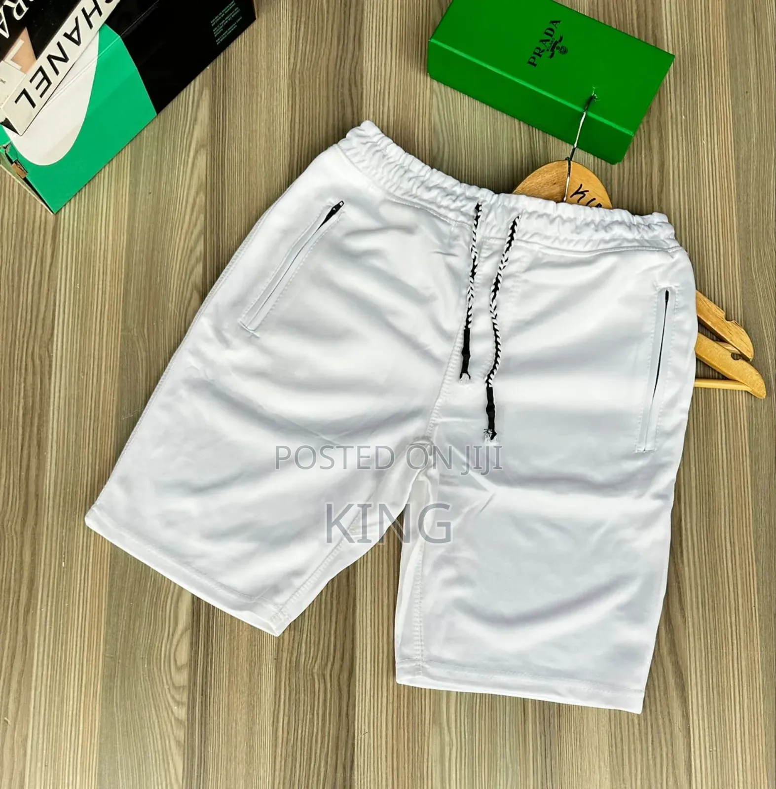 Casual Shorts. Dub White
