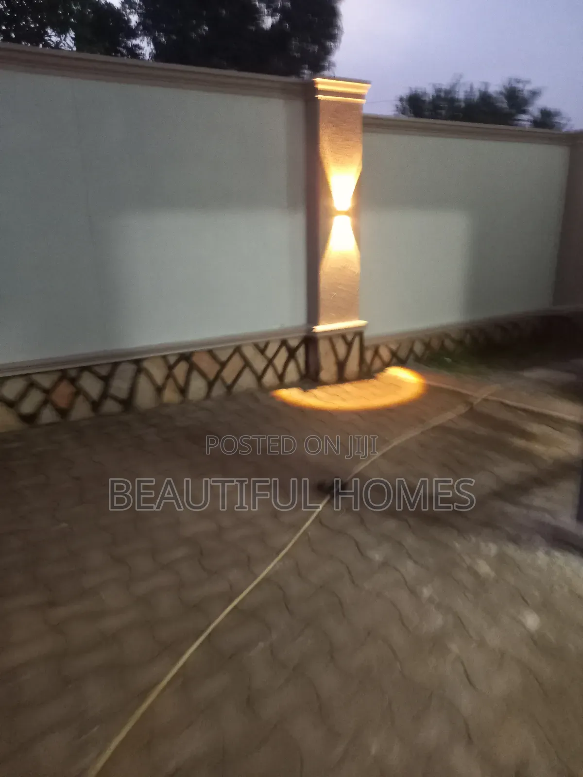 Furnished 4bdrm House in Kira for sale