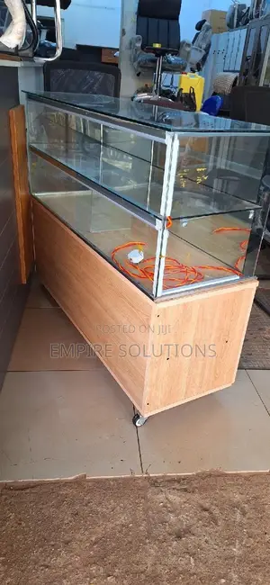 Glass Counter Table 4ft With Lights