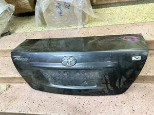 Corolla Axio Boot
