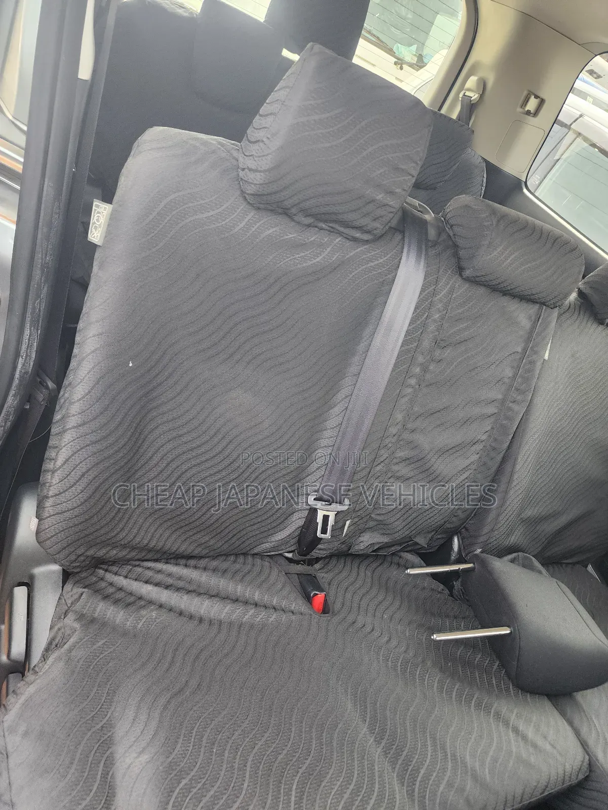 Toyota Noah 2.0 FWD (8 Seater) 2015 Silver