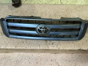 Toyota Kluger Grille
