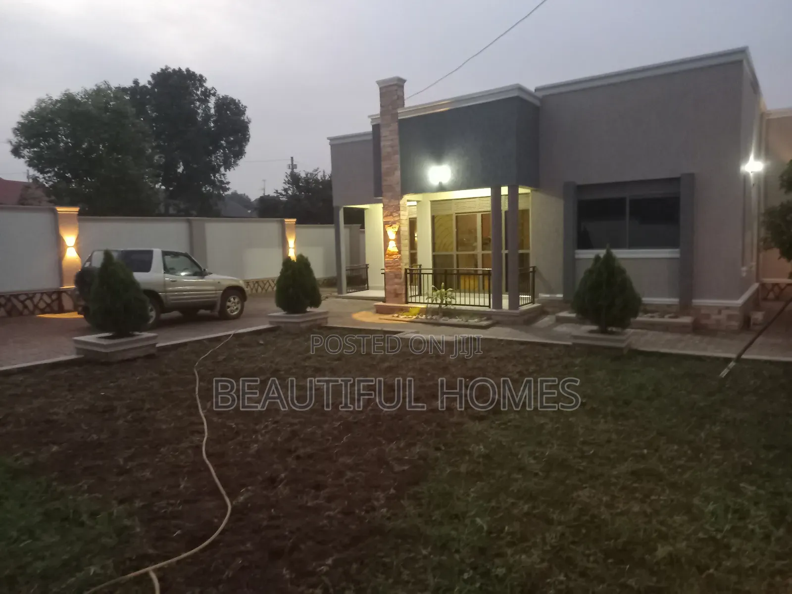Furnished 4bdrm Bungalow in Kira for sale